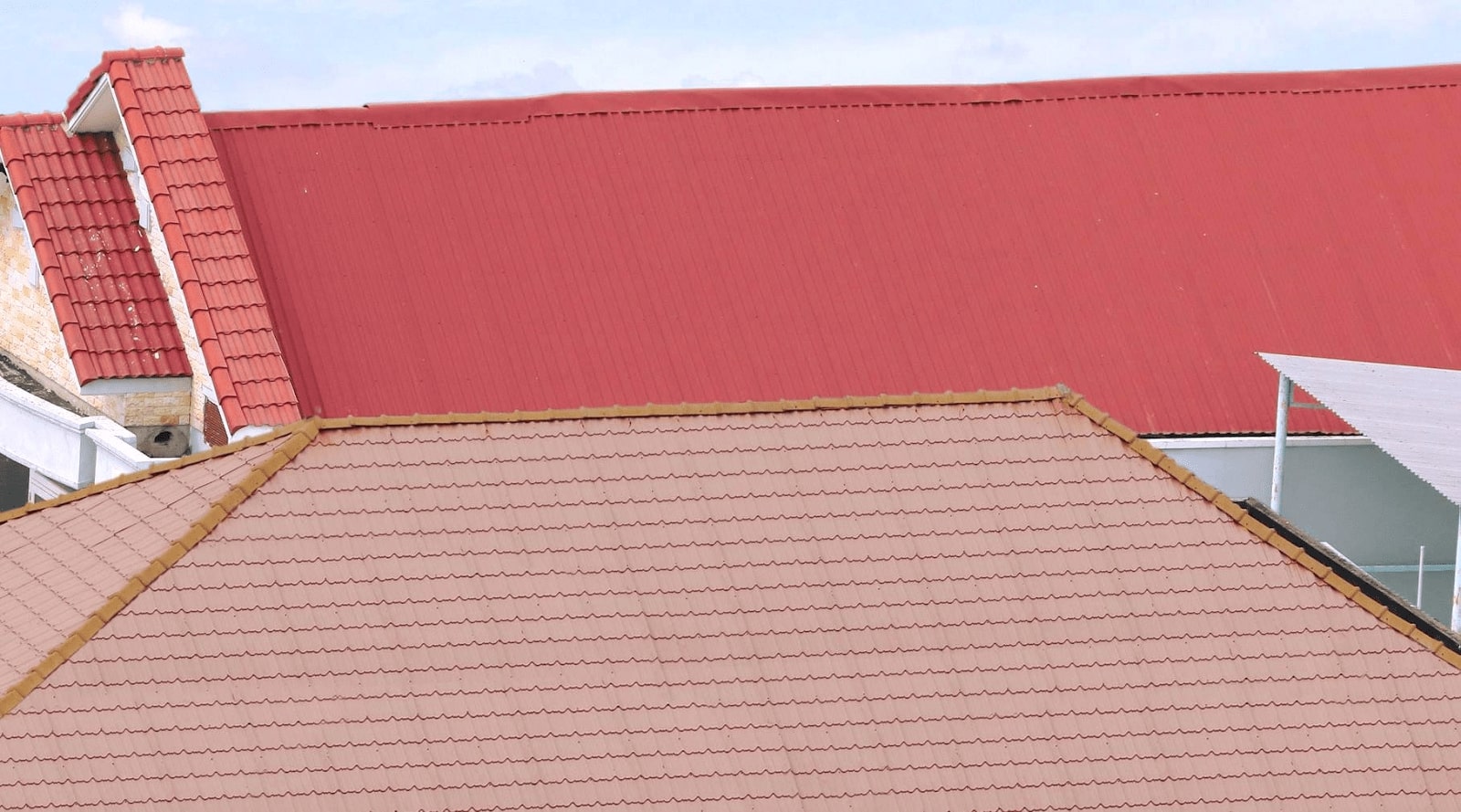 vấn đề phai màu mái nhà