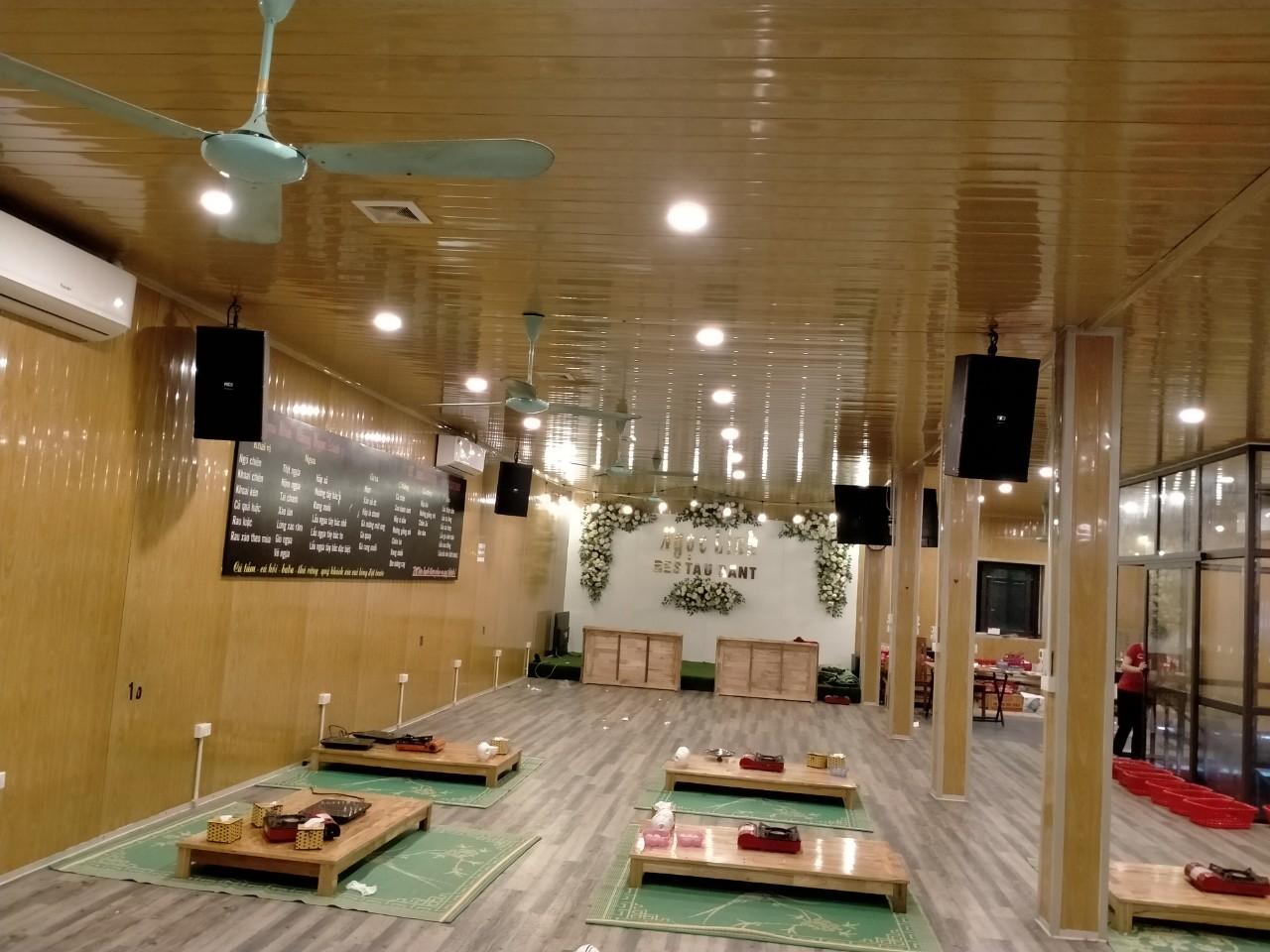 mẫu trần tôn gỗ trang trí nhà hàng đẹp